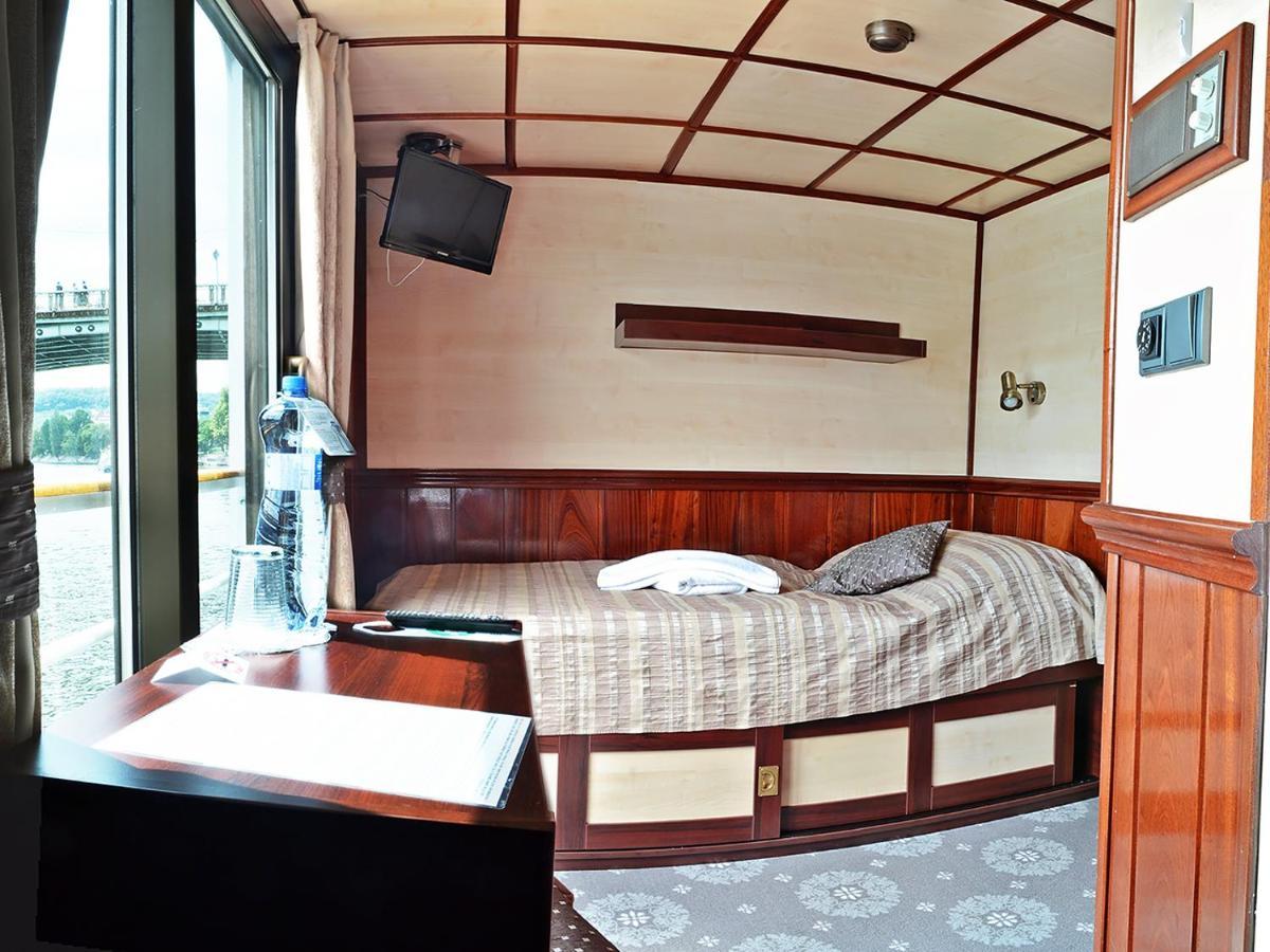 פראג Florentina Boat מראה חיצוני תמונה