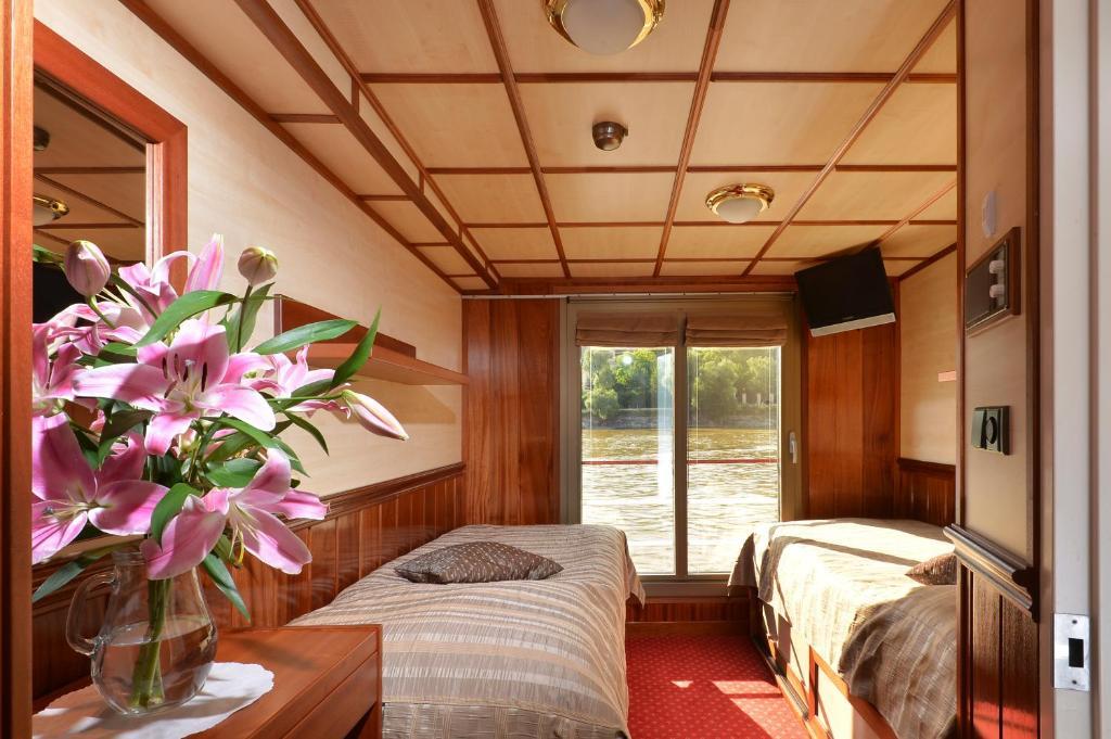 פראג Florentina Boat מראה חיצוני תמונה