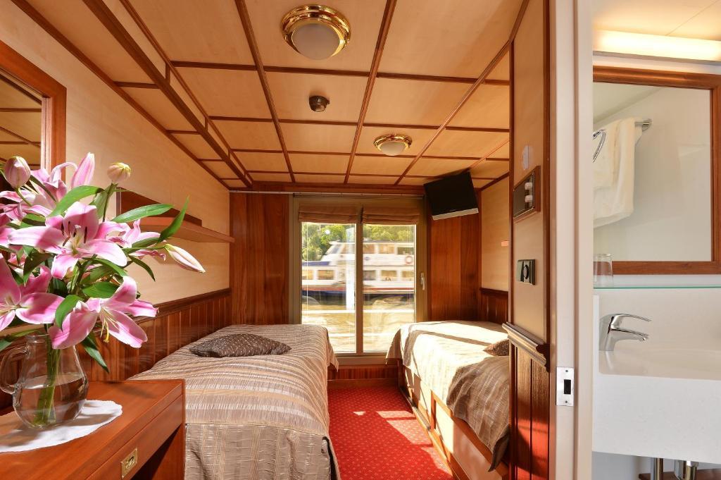 פראג Florentina Boat מראה חיצוני תמונה