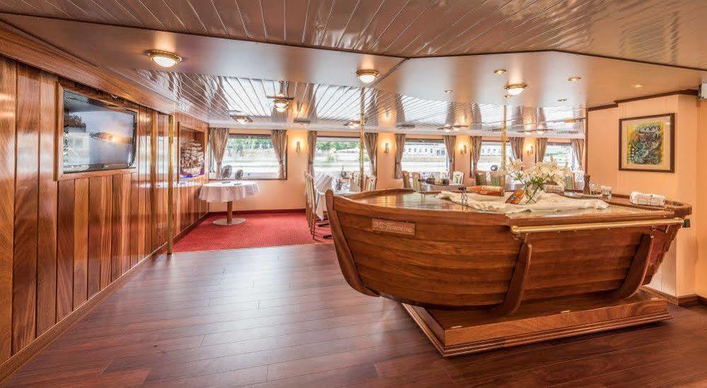 פראג Florentina Boat מראה חיצוני תמונה