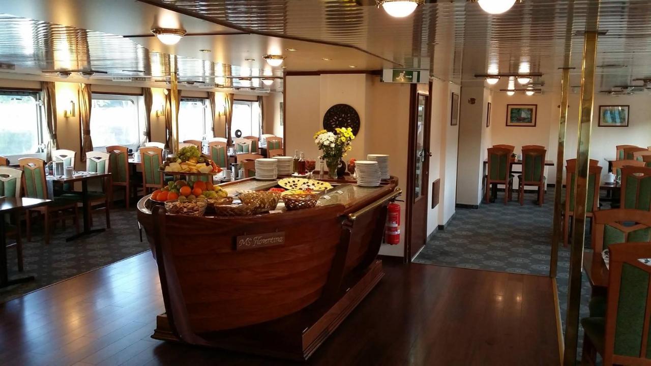 פראג Florentina Boat מראה חיצוני תמונה