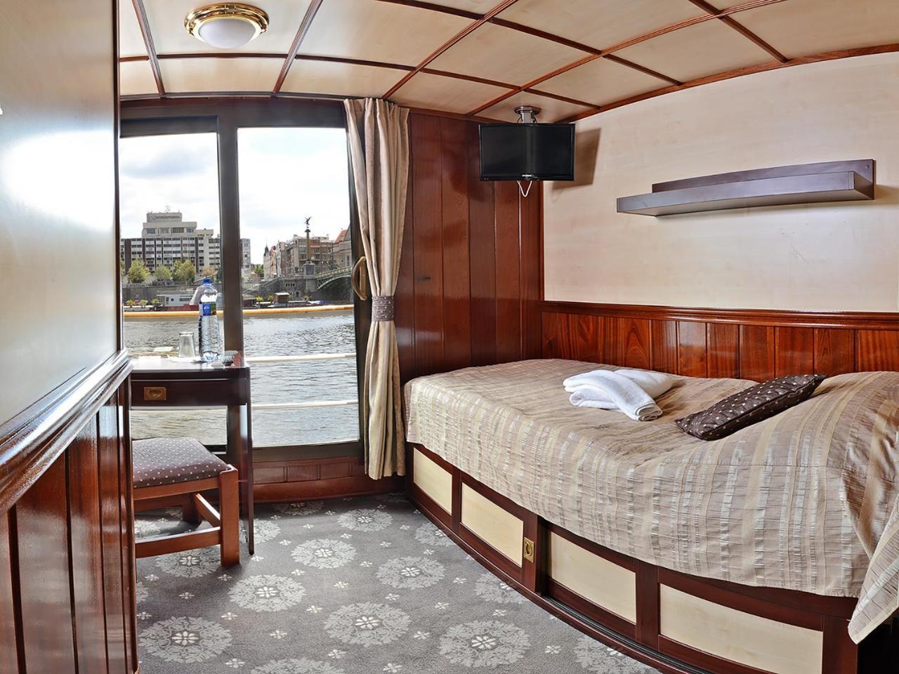פראג Florentina Boat מראה חיצוני תמונה