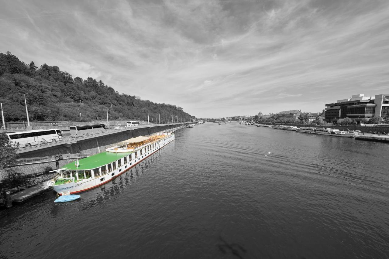 פראג Florentina Boat מראה חיצוני תמונה